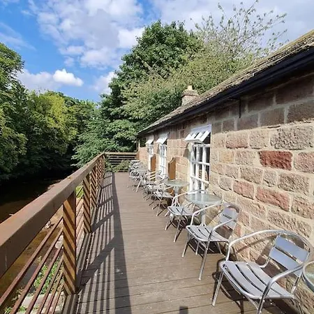 Georgia Knaresborough